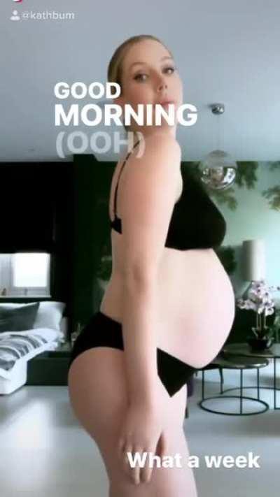 Katherine Ryan Pregnant Bikini