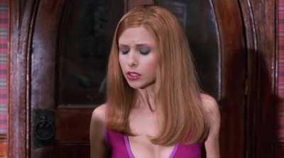 Sarah Michelle Gellar and Linda Cardellini