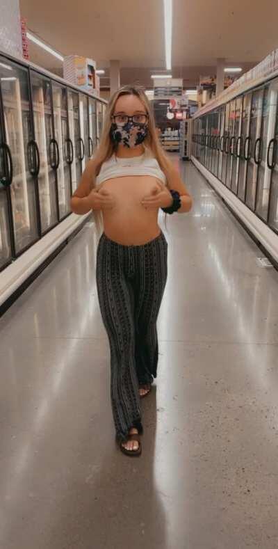 Showing my tits in Safeway 🤪 could you tell it was cold in this aisle?