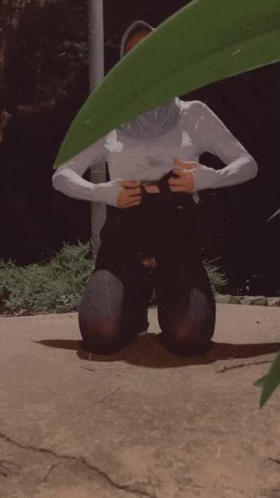 Playing with my dildo while exercising, but ended up with cumming accidentally in the park