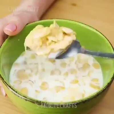 Como comer com a colher virada ta ai a resposta