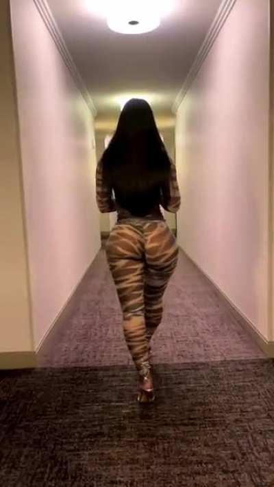 @itskhrysss IS SO FUCKING SEXY!!