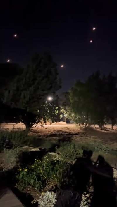 Iranian ballistic missiles over Haifa last night light up the sky. 14/6/2025