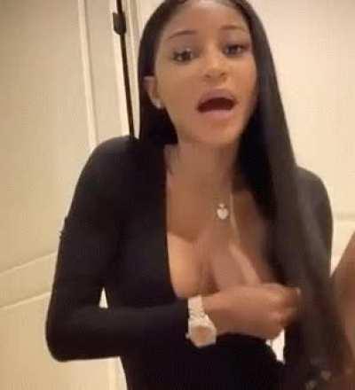 Every time she go live😂