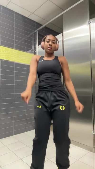 Deja Kelly looking sexy 😍 