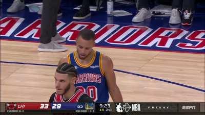 [Highlight] Steph pushes off Caruso to create some space and sinks the 3