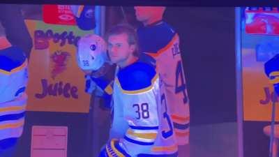 Kale Clague on the bench during the anthem 👀