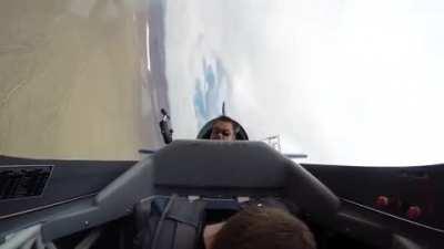 Kid recovers from G-LOC (G-force induced Loss Of Consciousness) like a pro