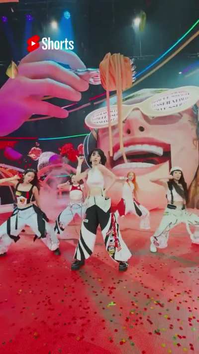 251025 YouTube Korea Instagram Update with Miyawaki Sakura & Kim Chaewon