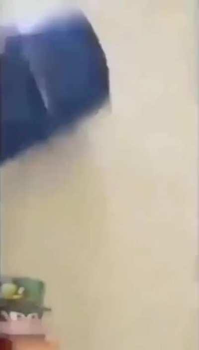 Gente passem lá no subreddit r/TioOrochinho os adms simplesmente tacaram o foda-se e tá MT caótico lá