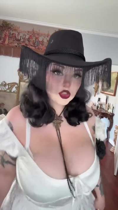 Big hat and milkers