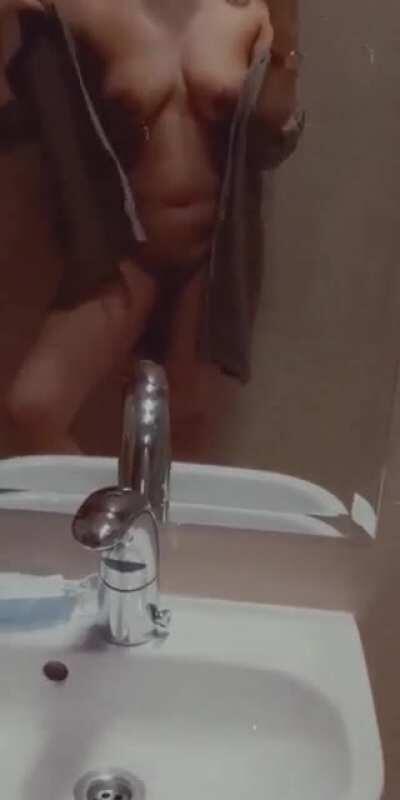 Revealing my Repressed Britidh Pakistani body 😘