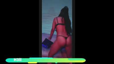 Unknown Latina Twerks to Gasolina