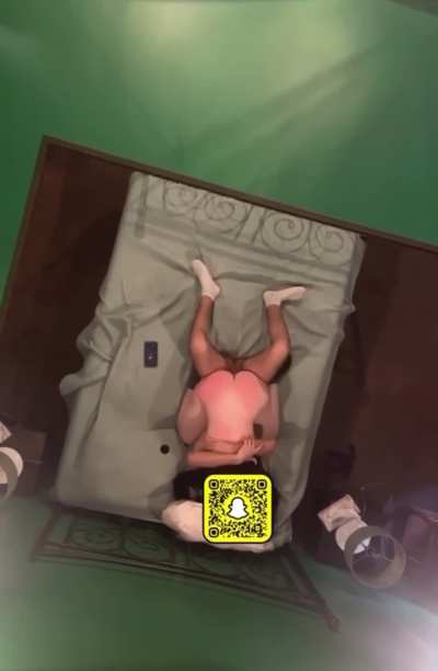 White Pale Girl ends up with her cheeks red while fucking an Arab guy - Petite babtou avoue être une pute à rebeu avec le cul rouge