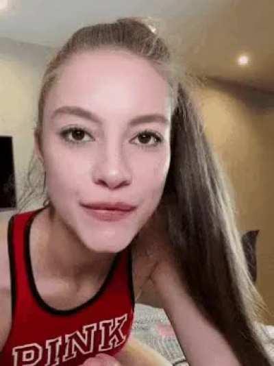 She loves the taste of cum in her mouth 🤤