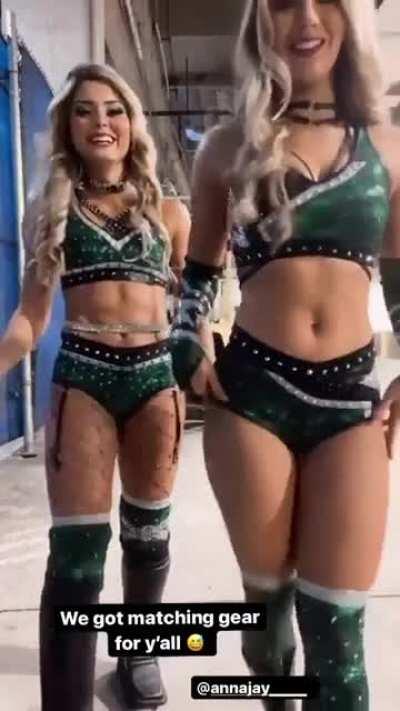 Taynara conti and Anna jay 💕💕