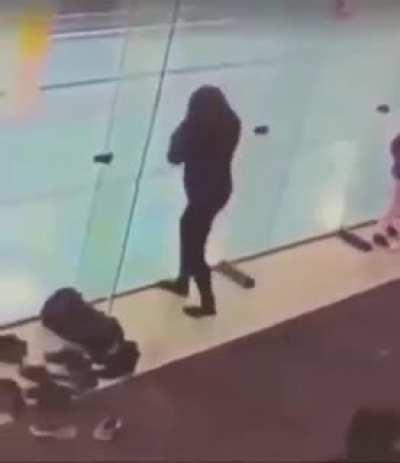 es verdad, se nace siendo pelotudo ajajajja