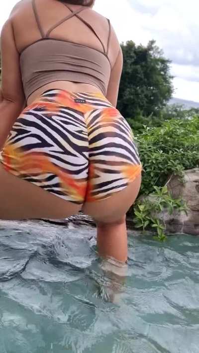 Wet shorts twerk
