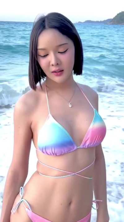 Pretty Thai girl 🧡