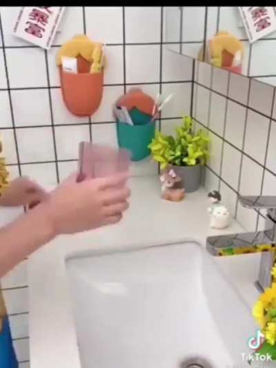 IM GONNA CONSOOOOOOOOM