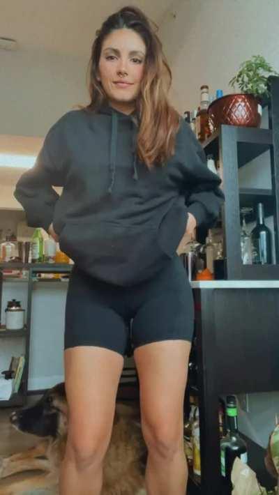 A simple boob flash for your Friday night