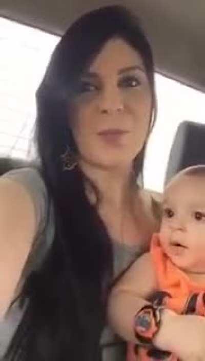 Quem vota no bolsonaro vai ter essa mulher gostosa