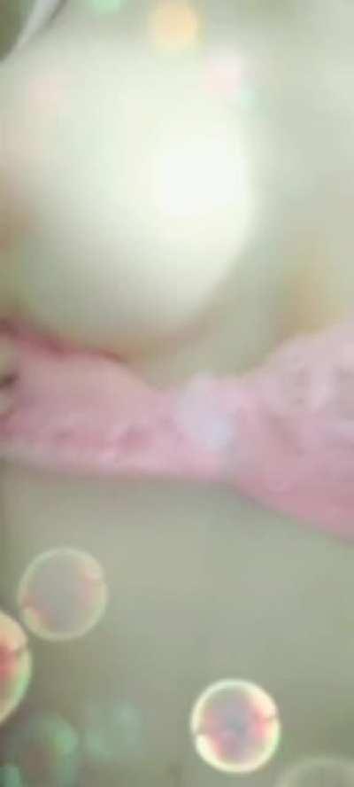 🔥🥰 Checkout Famous Insta Influencer Exclusive Viral Stuff 😋 Pic's & Total 7 Video's 🥰🔥