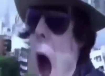 Porque solo apareci como una referencia y no apareci como uno de los personajes principales en la pelicula del maau 😭😭😭😭