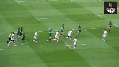 Scrumptious foot pass!