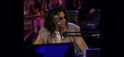 Ringo confirms he’s hung 😳😫