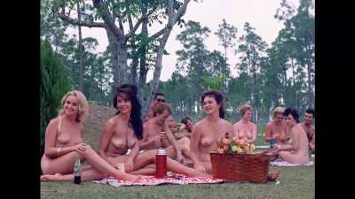 Group - Gentlemen Prefer Nature Girls (US1963) (1/6) - picnic
