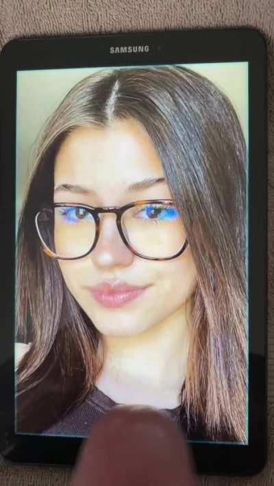 Huge cum facial for Ava Rose