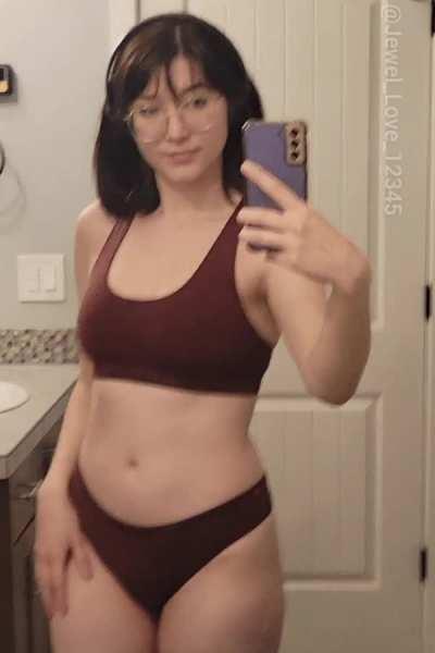 Bouncing in my red Calvin's 😜