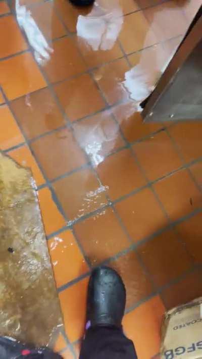 Who broke the damn water pipe 🤦🏽‍♂️