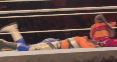 Bayleyâs ass jiggling