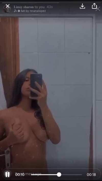 לינוי שרון נוגעת בציצים היפים שלה😍