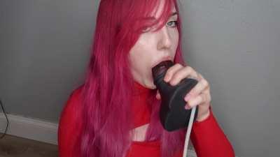 Just my normal deepthroating but with lots of red for some reason