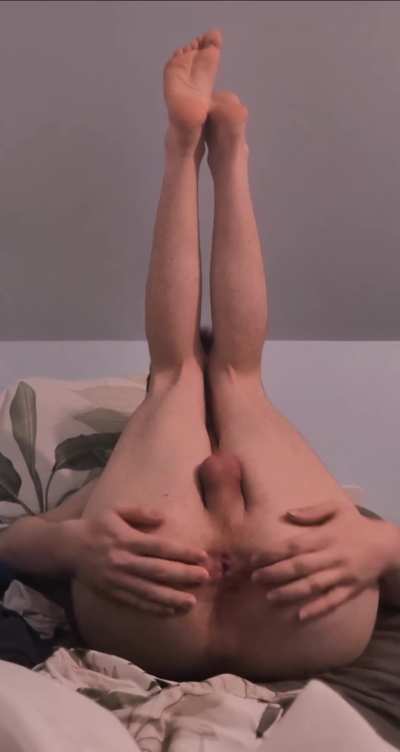 19 years old and still a virgin, I need to be breed 🤤😇