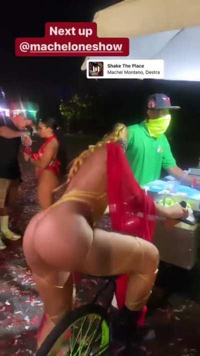 Shake up the place (@venom_868_)