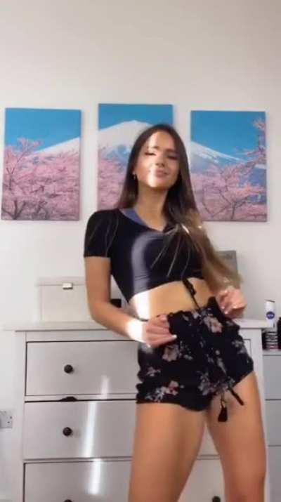 Lemme bless this page rq😳🍑