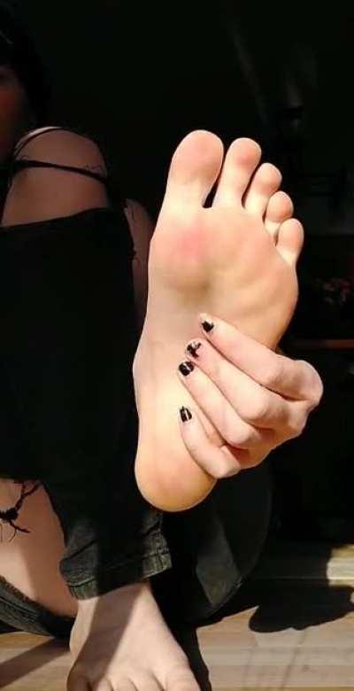 Cute feet to end a good day ❤️