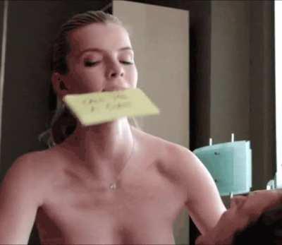 Betty Gilpin - Nurse Jackie