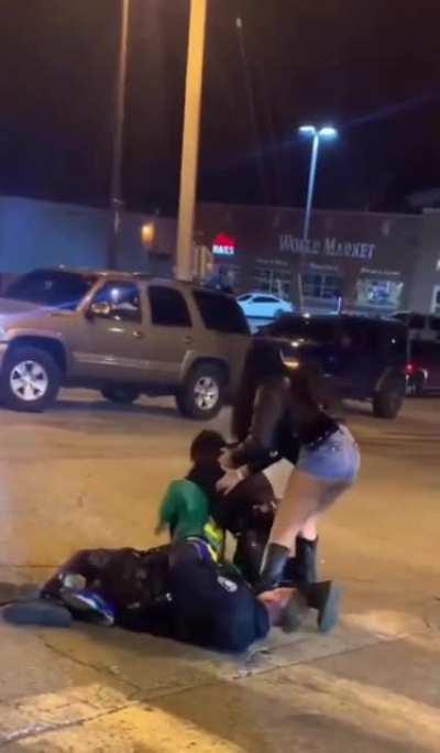 COP GET BONUS AFTER ARRESTING CRIMINAL