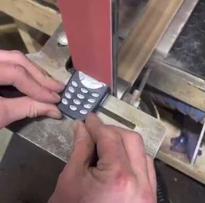 Nokia 3310 being made...