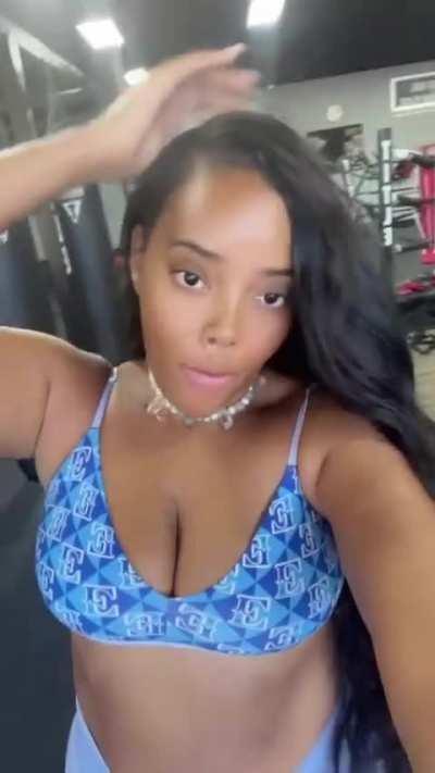 Angela Simmons