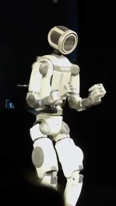 Boston Dynamics' Atlas moving its 360 degree joints