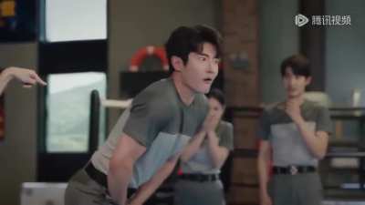 Young Chinese Actress Kicks Man Hard in the Balls in Self-Defense Demo 