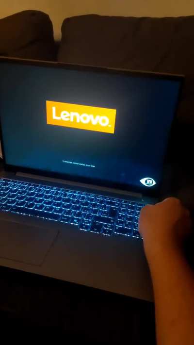 Im gonna use mint live usb to get data from this 950€ laptop...