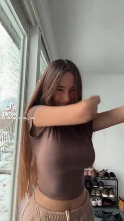 Makes You Happy 🤗 [official_cecilia_rose]