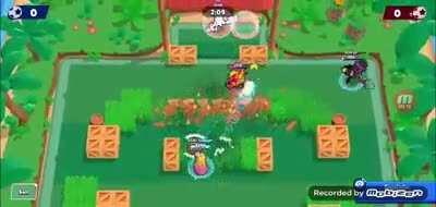 My friend (CGR|Gabigol) sent me this part of the match he played yesterday (he was the Piper). Check out this bug!